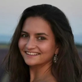 Image of Anya Bacon